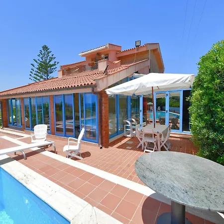 With Private Pool Near Terrauzza * Plemmirio
