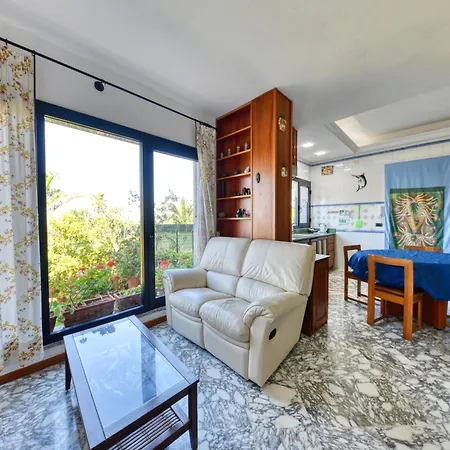 With Private Pool Near Terrauzza Plemmirio
