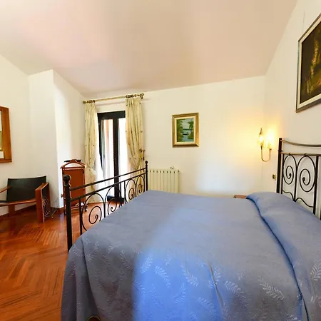 With Private Pool Near Terrauzza Nyaraló Plemmirio