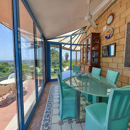 Nyaraló With Private Pool Near Terrauzza