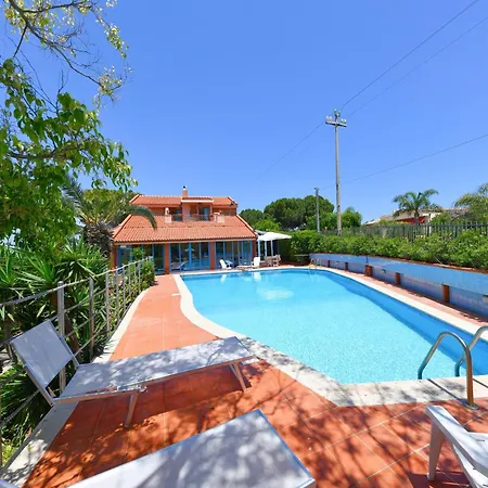 Nyaraló With Private Pool Near Terrauzza *