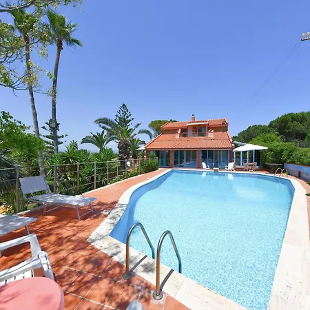 Nyaraló With Private Pool Near Terrauzza